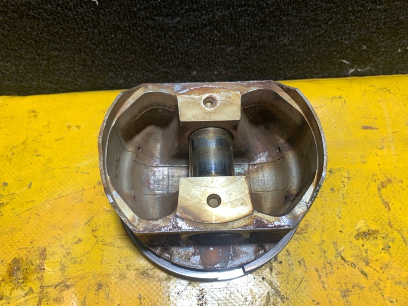 Поршень правый G35 03-07 2006 Седан 3.5