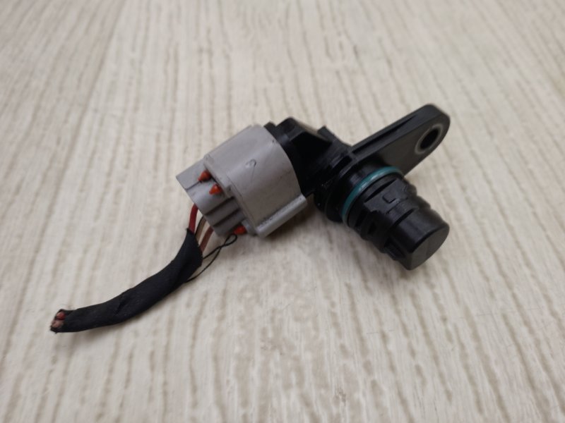 Датчик положения распредвала KIA FORTE/CERATO TD 08-13 2011 TD 2.0 G4KD 3935025010 Б/У