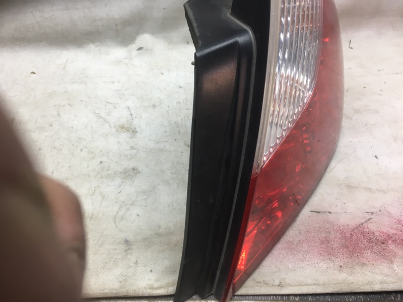 Фонарь наружный задний правый INFINITI M35/M45 04-10