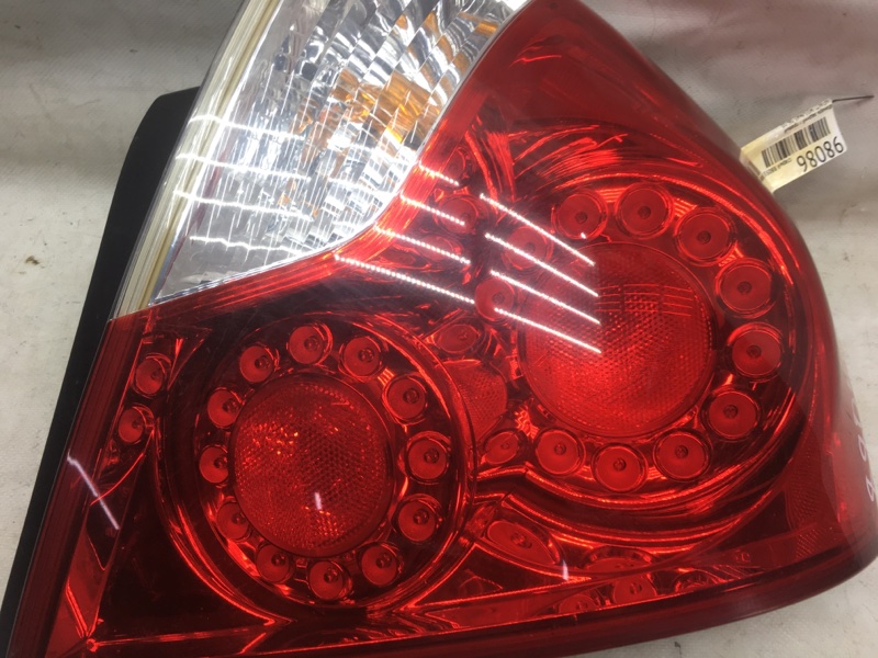 Фонарь наружный задний правый M35/M45 04-10