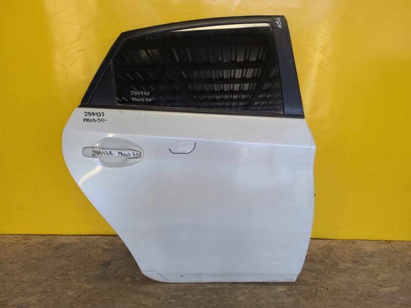 Запчасть дверь задняя правая TOYOTA PRIUS - 30 09-17 67003-47080 Б/У Дверь задняя правая TOYOTA PRIUS - 30 09-17 67003-47080 Б/У