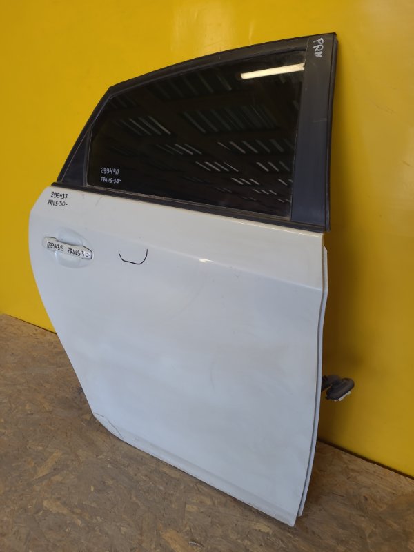 Дверь задняя правая TOYOTA PRIUS - 30 09-17 Дверь задняя правая TOYOTA PRIUS - 30 09-17