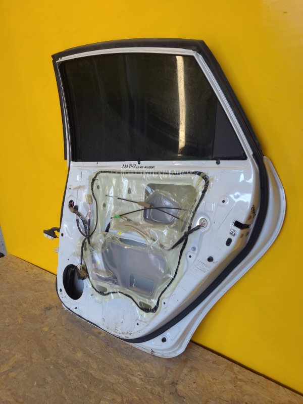 Дверь задняя правая PRIUS - 30 09-17 Дверь задняя правая PRIUS - 30 09-17