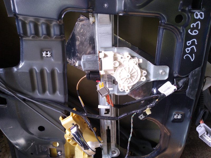 Запчасть стеклоподъемник задний левый JEEP COMPASS 06-16 2014 2.0 ECN 68002889AA Б/У Стеклоподъемник задний левый JEEP COMPASS 06-16 2014 2.0 ECN 68002889AA Б/У