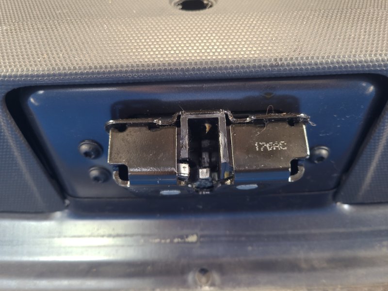 Запчасть замок крышки багажника JEEP COMPASS 06-16 2014 2.0 ECN 4589176AC Б/У Замок крышки багажника JEEP COMPASS 06-16 2014 2.0 ECN 4589176AC Б/У