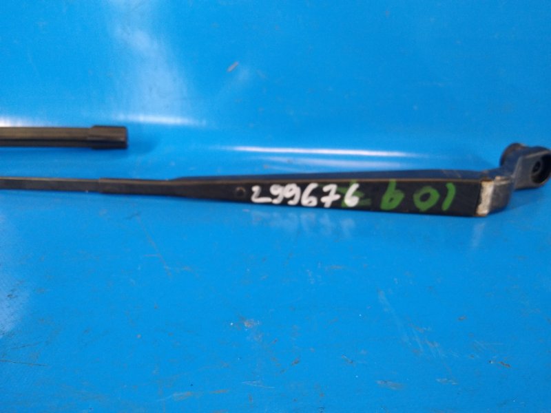 Поводок стеклоочистителя передний правый DODGE CALIBER 06-11 2.0 ECN Поводок стеклоочистителя передний правый DODGE CALIBER 06-11 2.0 ECN