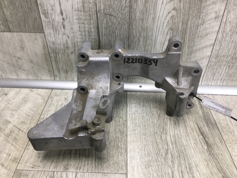 Кронштейн генератора MITSUBISHI ASX / OUTLANDER SPORT 10-21 2.0 1801A100 Б/У