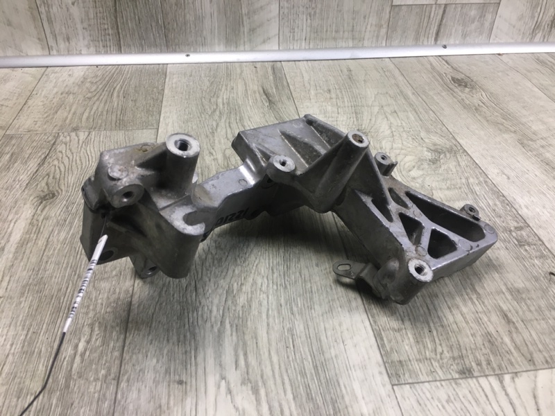 Кронштейн генератора ASX / OUTLANDER SPORT 10-21 2.0