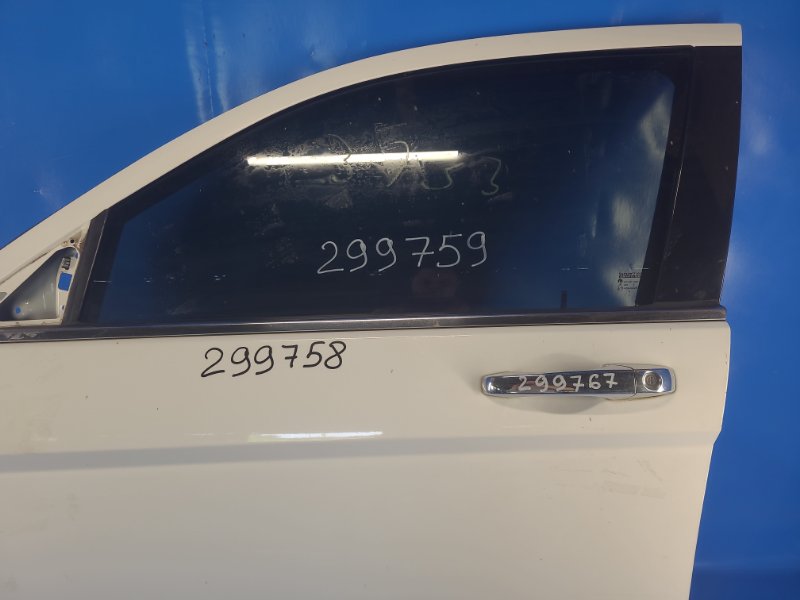 Дверь передняя левая 200 10-14 2013 3.6 ERB