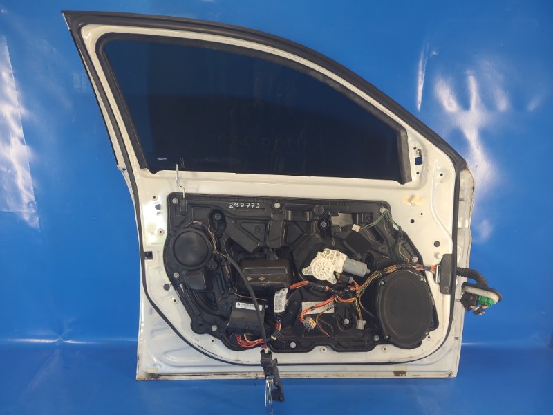 Дверь передняя левая 200 10-14 2013 3.6 ERB