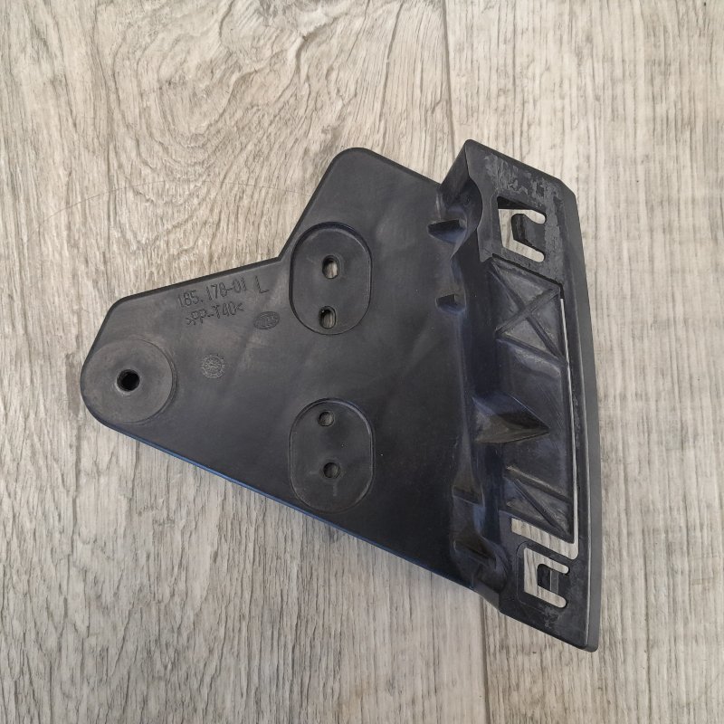 Кронштейн крепления фары левый NISSAN NV200 USA 13- 2013 2.0 MR20DE 260923LM0A Б/У