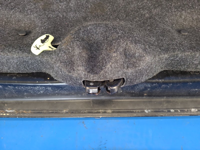 Крышка багажника 200 10-14 2012 2.4 ED3 Крышка багажника 200 10-14 2012 2.4 ED3