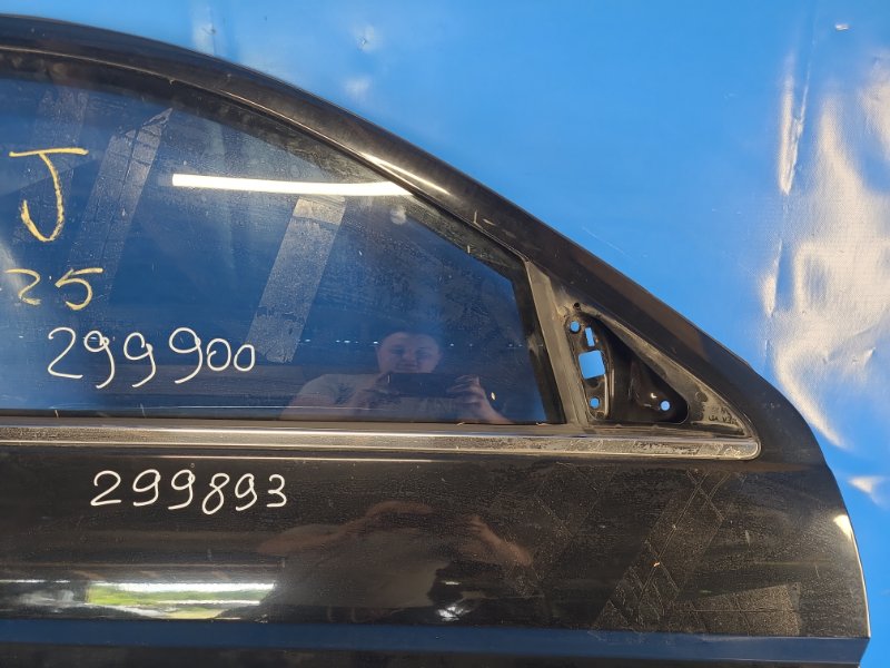 Дверь передняя правая 200 10-14 2012 2.4 ED3