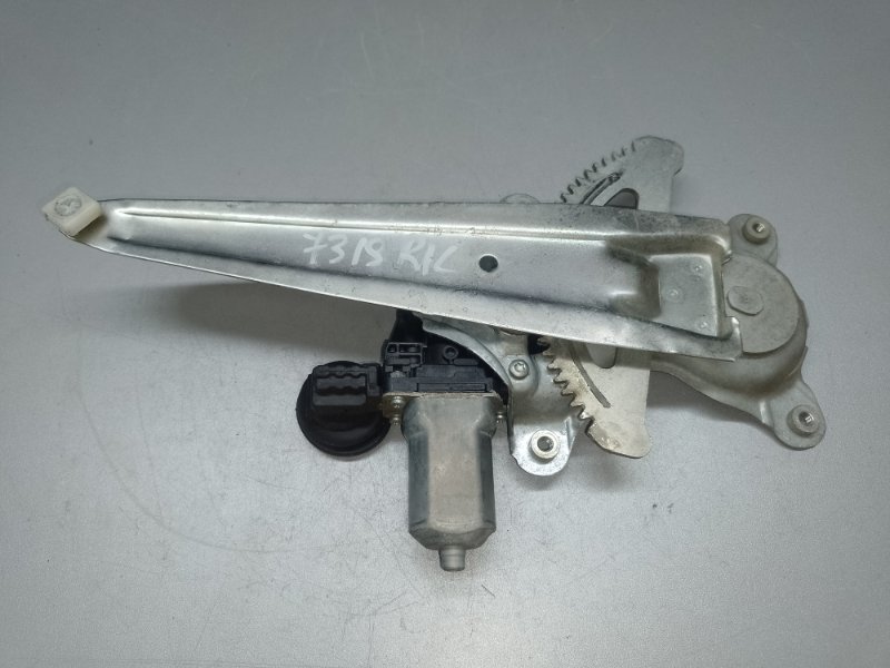 Стеклоподъемник задний левый CAMRY 40 06-11 2008 2.4 2AZ-FXE