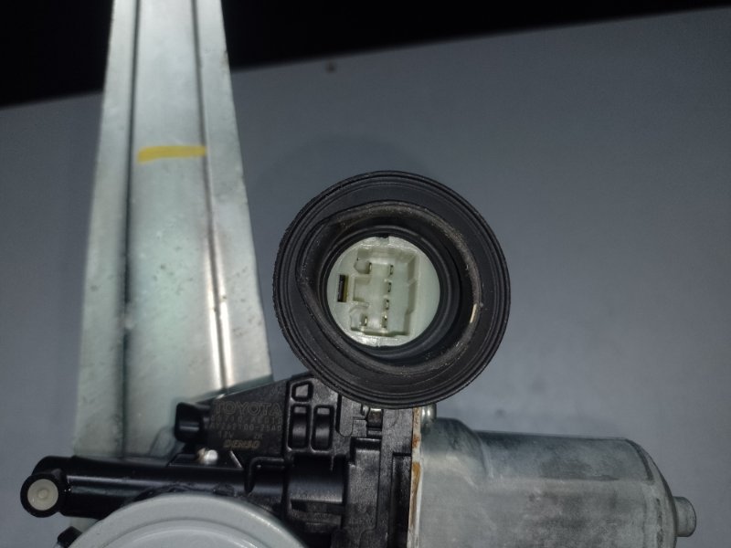 Стеклоподъемник задний левый TOYOTA CAMRY 40 06-11 2.4 2AZ-FXE