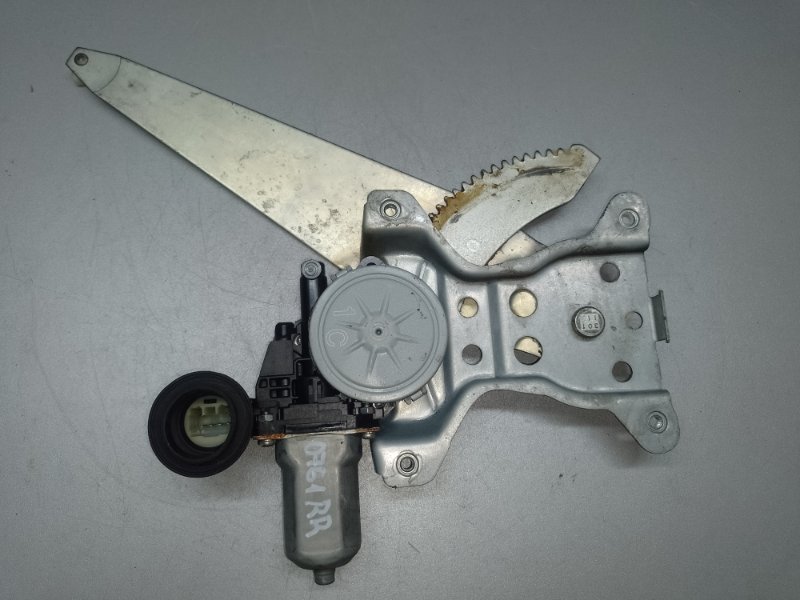 Стеклоподъемник задний правый SUZUKI KIZASHI 09-14 2011 J24B 83501-81J11 Б/У