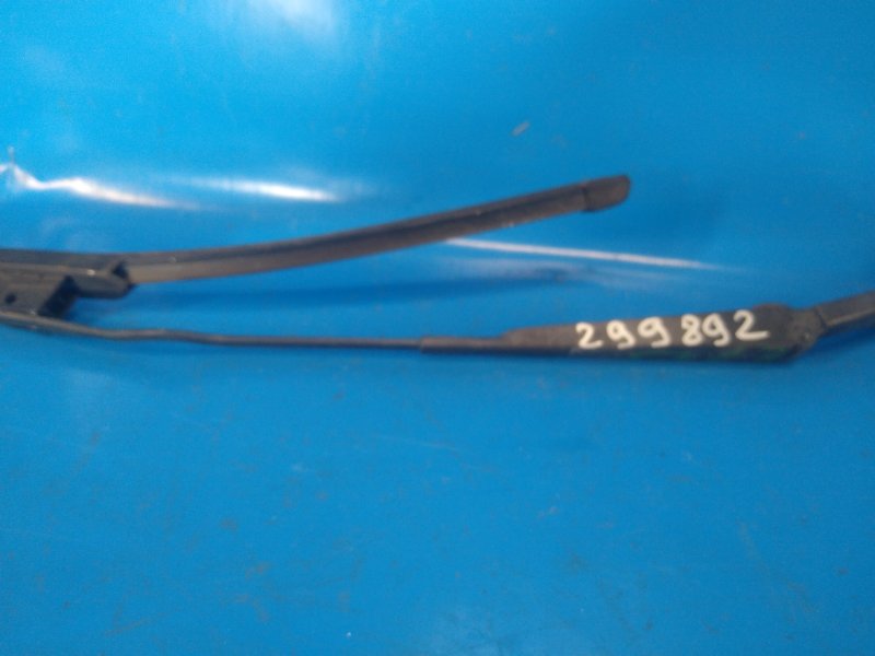 Поводок стеклоочистителя передний левый CHRYSLER 200 10-14 2.4 ED3