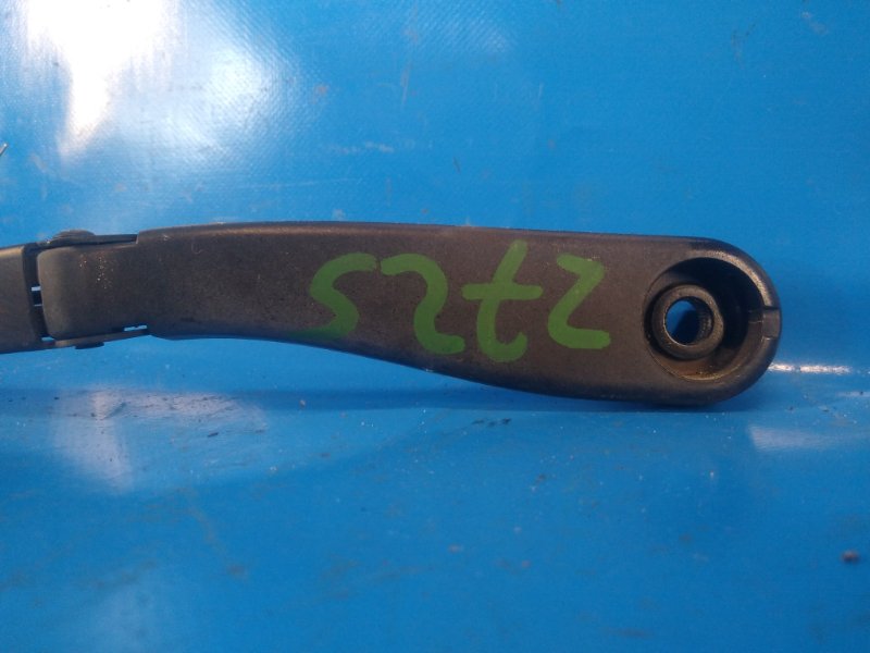 Поводок стеклоочистителя передний правый 200 10-14 2012 2.4 ED3