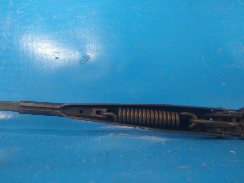 Поводок стеклоочистителя передний правый 200 10-14 2012 2.4 ED3