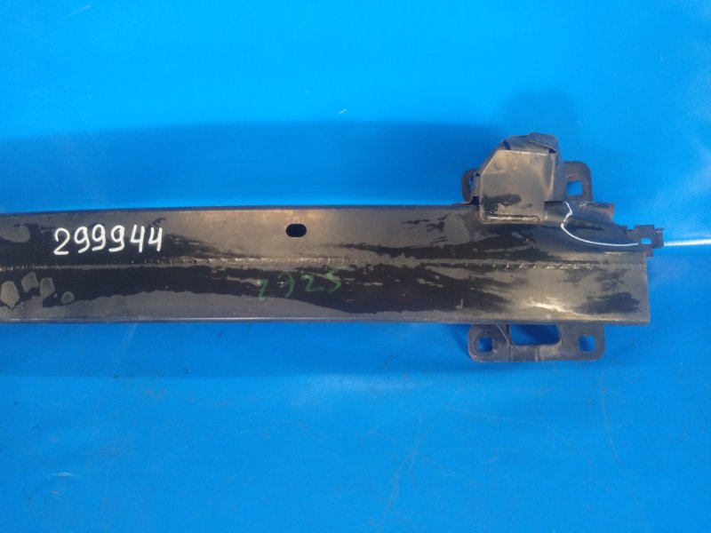 Усилитель переднего бампера CHRYSLER 200 10-14 2.4 ED3