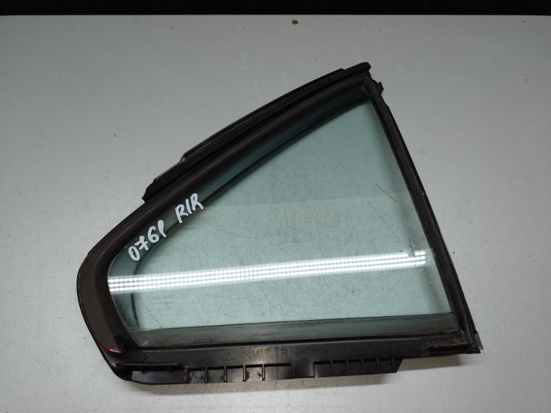 Стекло двери глухое заднее правое SUZUKI KIZASHI 09-14 2011 J24B 84551-57L00 Б/У