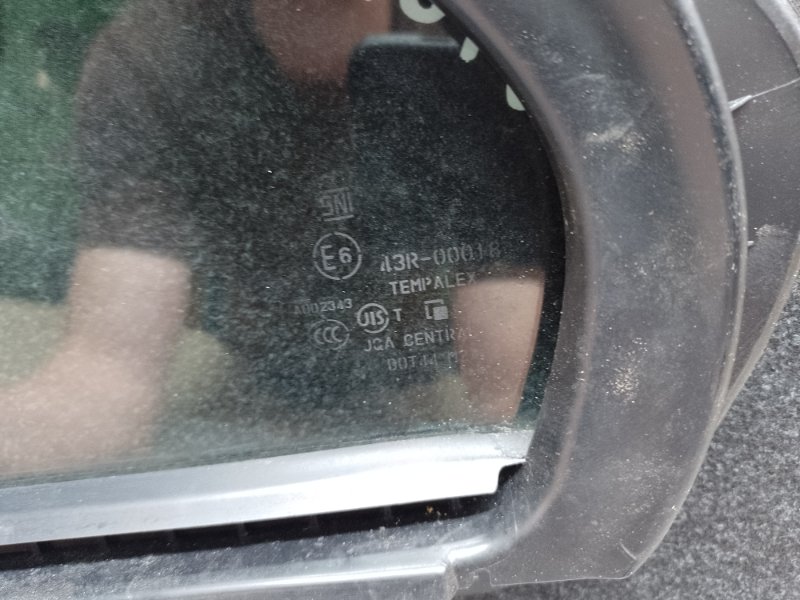 Стекло двери глухое заднее правое KIZASHI 09-14 2011 J24B