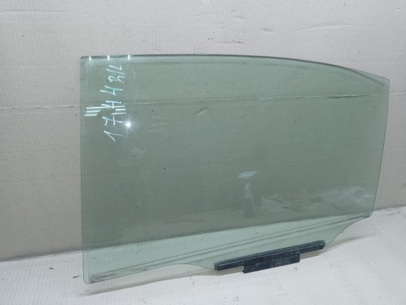 Стекло двери заднее левое SUBARU IMPREZA 11-17 2012 GJ 2.0 FB20B 62011FJ110 Б/У