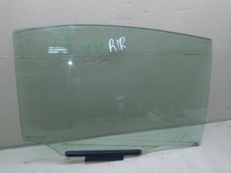 Стекло двери заднее правое SUBARU IMPREZA 11-17 2012 GJ 2.0 FB20B 62011FJ100 Б/У