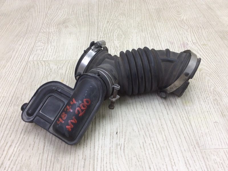Патрубок впускного коллектора NISSAN NV200 USA 13- 2013 2.0 MR20DE 16576EL00B Б/У