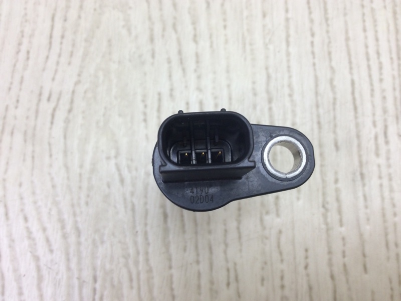 Датчик положения коленвала TOYOTA CAMRY 70 17- GSV70 2.5 A25AFKS Датчик положения коленвала TOYOTA CAMRY 70 17- GSV70 2.5 A25AFKS