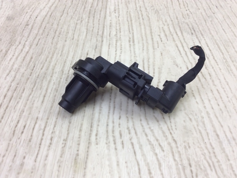 Запчасть датчик положения распредвала KIA NIRO 16- 2017 1.6 G4LE 393502B030 Б/У Датчик положения распредвала KIA NIRO 16- 2017 1.6 G4LE 393502B030 Б/У