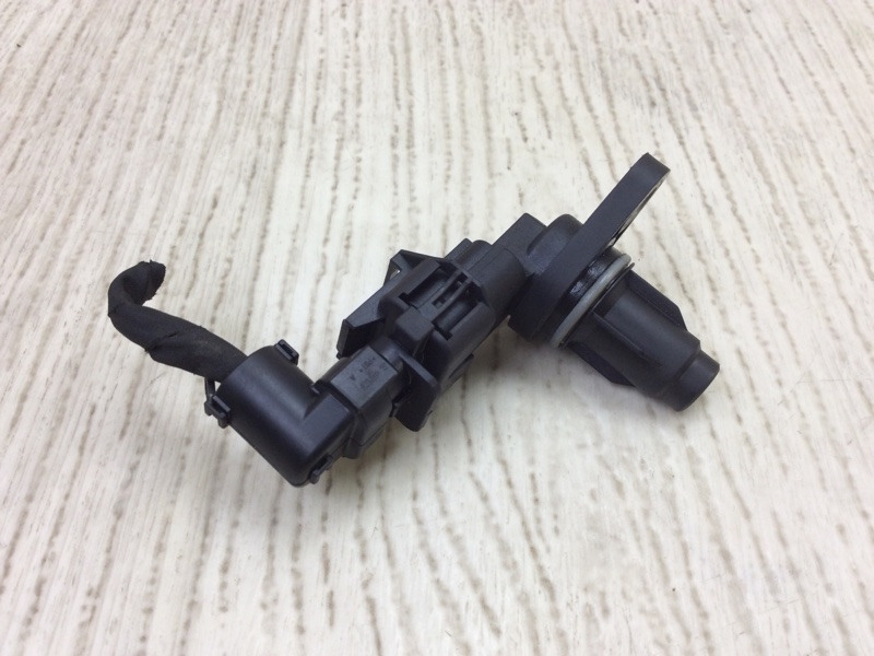 Датчик положения распредвала NIRO 16- 2017 1.6 G4LE Датчик положения распредвала NIRO 16- 2017 1.6 G4LE