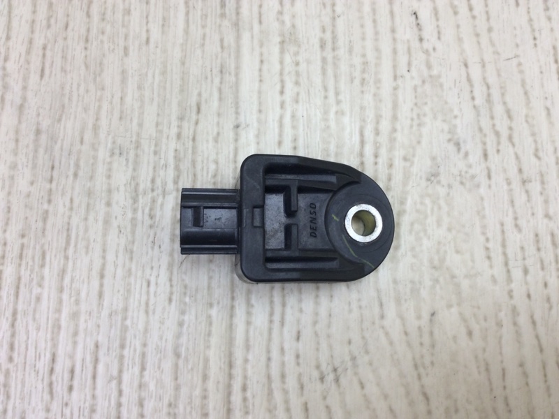 Запчасть датчик удара передний TOYOTA VENZA 09-16 2009 3.5 2GR-FE 8917309540 Б/У Датчик удара передний TOYOTA VENZA 09-16 2009 3.5 2GR-FE 8917309540 Б/У