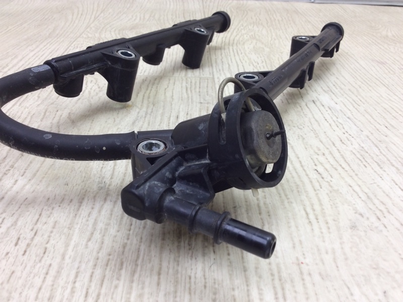 Топливная рейка VENZA 09-16 2009 3.5 2GR-FE