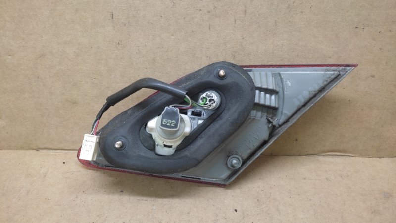 Фонарь внутренний левый AVALON 05-12 2005 3.5 2GR-FE