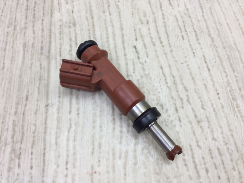 Форсунка топливная TOYOTA VENZA 09-16 2009 3.5 2GR-FE 232090P040 Б/У