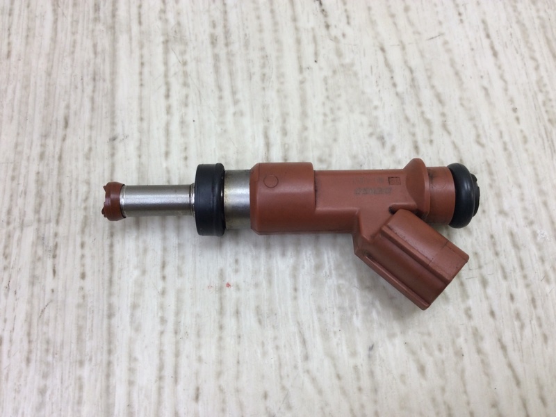 Форсунка топливная VENZA 09-16 2009 3.5 2GR-FE