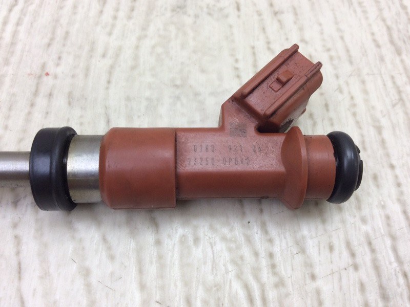 Форсунка топливная VENZA 09-16 2009 3.5 2GR-FE