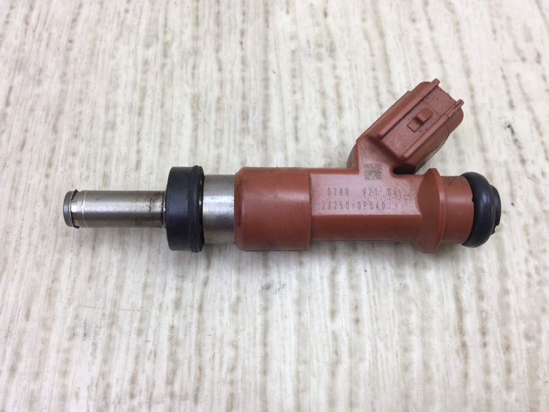 Форсунка топливная VENZA 09-16 2009 3.5 2GR-FE