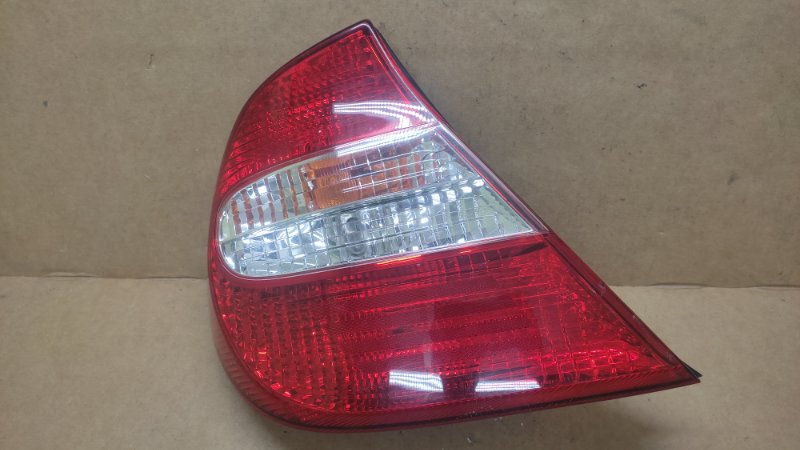 Запчасть фонарь наружный левый TOYOTA CAMRY 30 02-06 2003 30 2.4 2AZFE 81560-AA050 Б/У Фонарь наружный левый TOYOTA CAMRY 30 02-06 2003 30 2.4 2AZFE 81560-AA050 Б/У