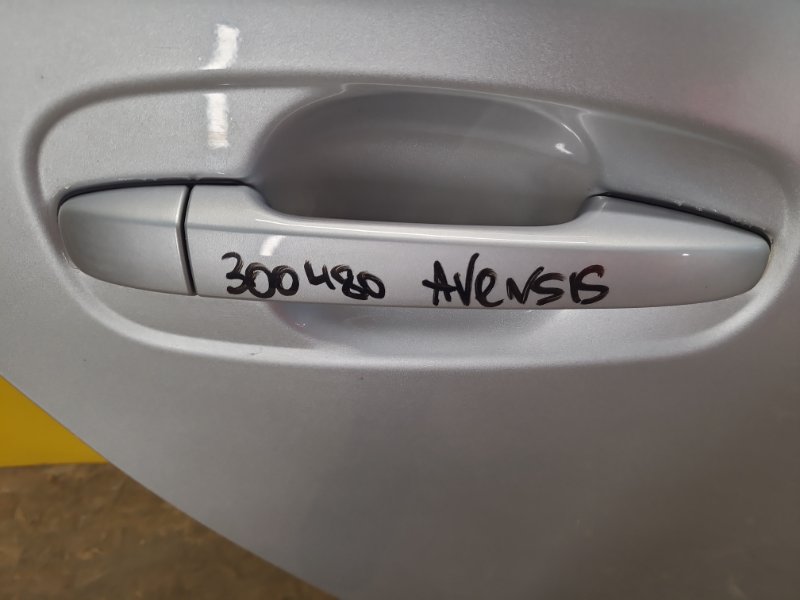 Запчасть ручка двери наружная задняя правая TOYOTA AVENSIS 08-18 69211-05918 Б/У Ручка двери наружная задняя правая TOYOTA AVENSIS 08-18 69211-05918 Б/У