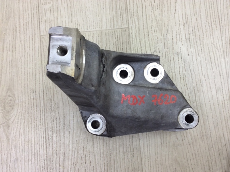 Кронштейн опоры двигателя задний ACURA MDX (YD2) 06-13 2007 YD2 3.7 J37A1 50610-SDB-A01 Б/У