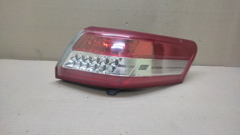 Запчасть фонарь наружный правый TOYOTA CAMRY 40 06-11 2009 3.5 2GR-FE 81550-06340 Б/У Фонарь наружный правый TOYOTA CAMRY 40 06-11 2009 3.5 2GR-FE 81550-06340 Б/У