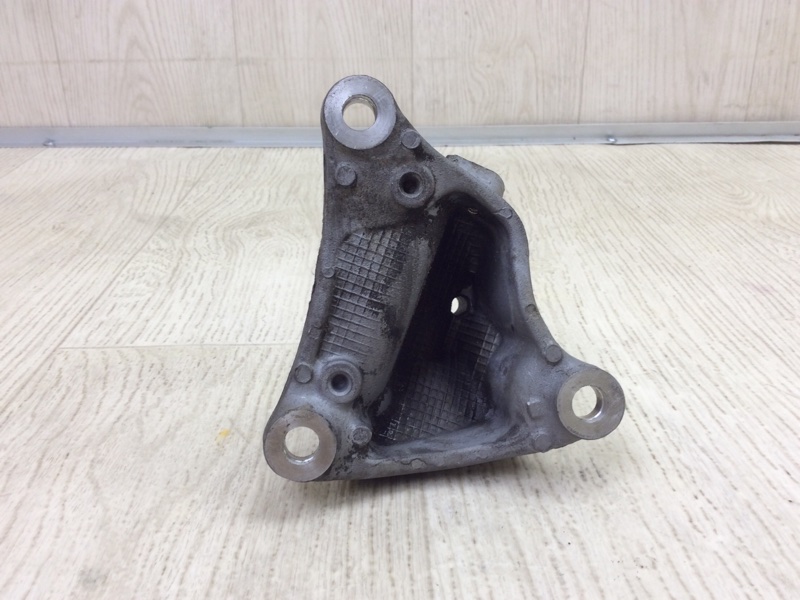 Кронштейн опоры двигателя передний ACURA MDX (YD2) 06-13 YD2 3.7 J37A1