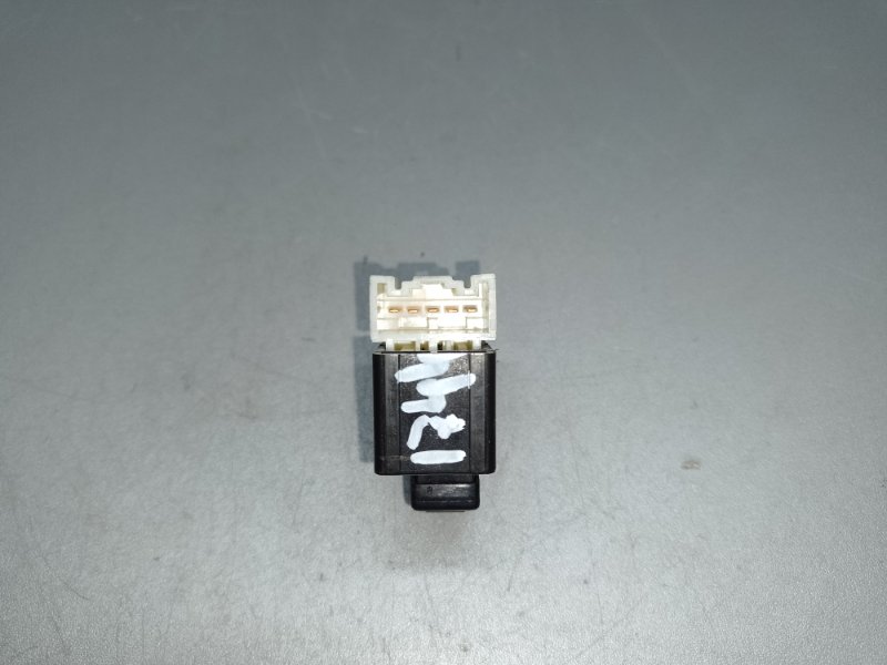 Кнопка центрального замка передняя правая IMPREZA 11-17 2012 GJ 2.0 FB20B