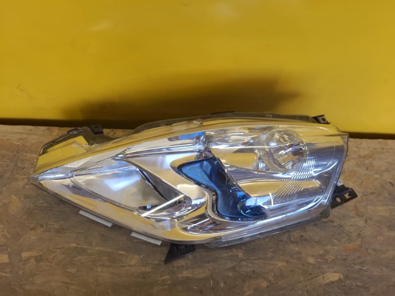 Фара левая LEAF 10-17 Фара левая LEAF 10-17