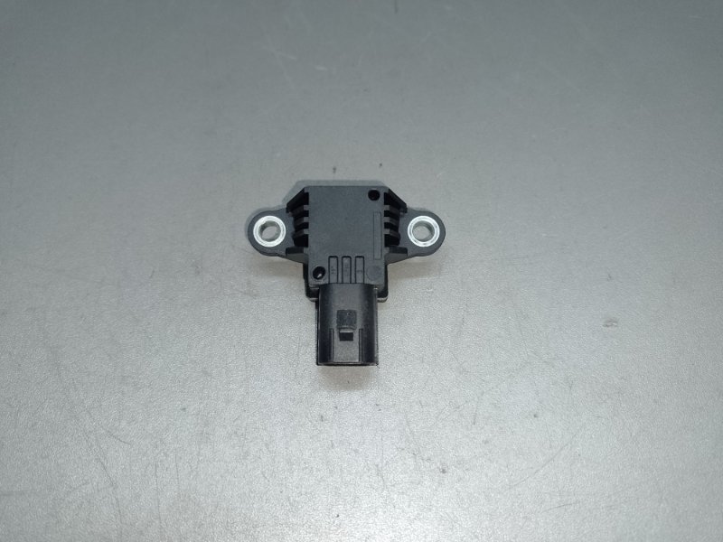 Датчик удара передний правый 6 GJ 12- 2014 2.5 PY-VPS Датчик удара передний правый 6 GJ 12- 2014 2.5 PY-VPS