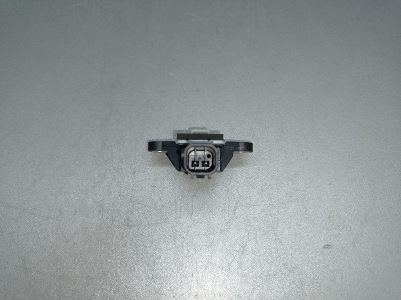 Датчик удара передний правый MAZDA 6 GJ 12- 2.5 PY-VPS Датчик удара передний правый MAZDA 6 GJ 12- 2.5 PY-VPS