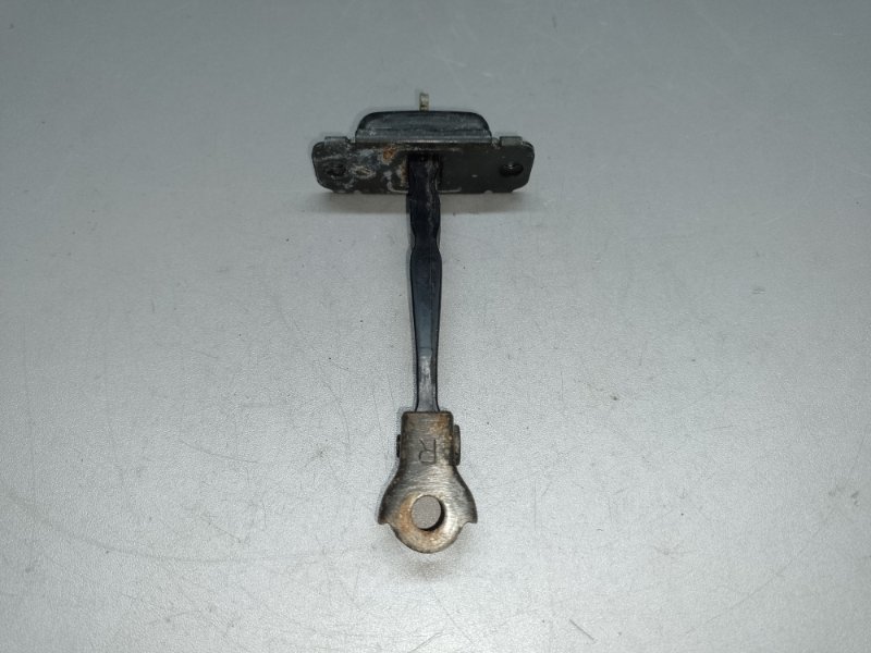 Ограничитель двери передний правый HYUNDAI ACCENT RB 10- 2015 1.6 G4FD 79390-1R000 Б/У