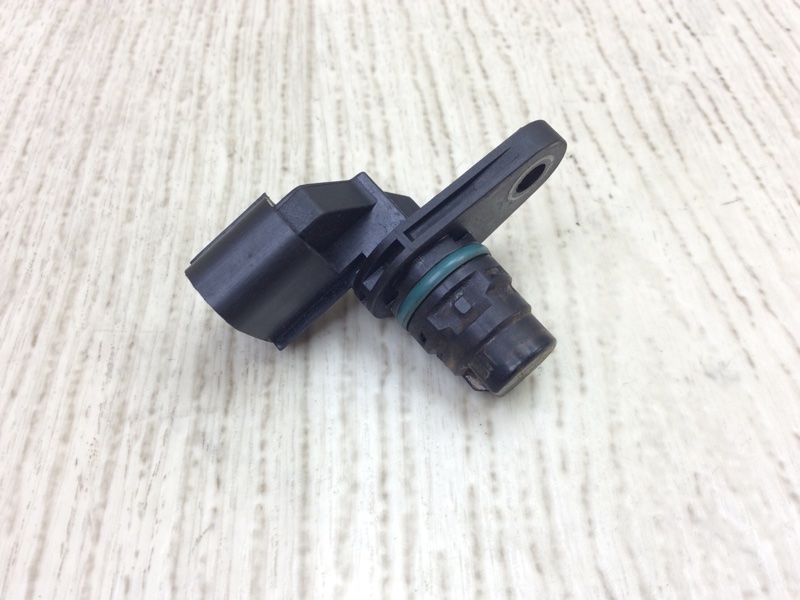 Датчик положения распредвала HYUNDAI SONATA YF 10-14 2013 YF 2.4 G4KK 3935025010 Б/У